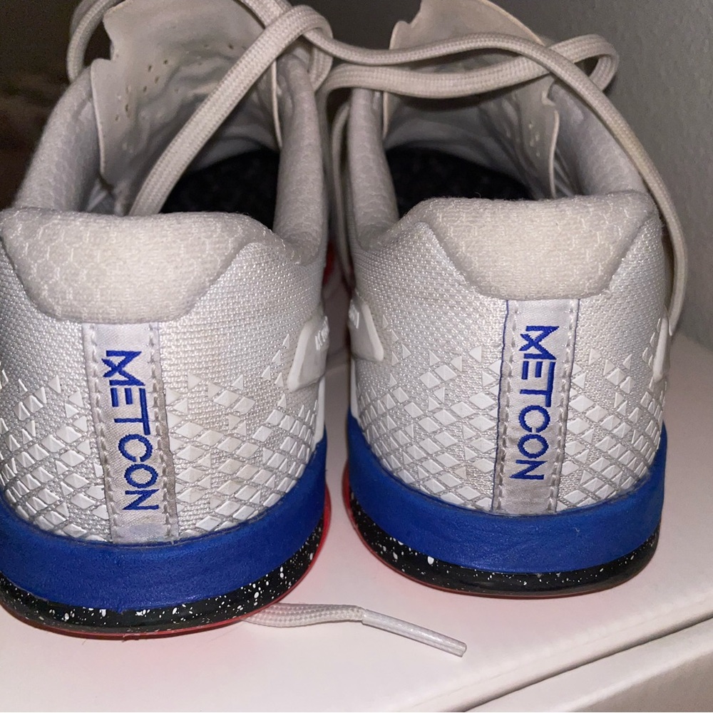Nike Metcons - Picture 2 of 4